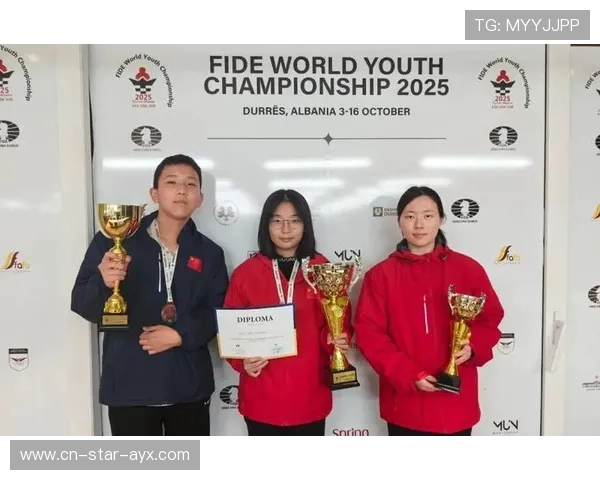 球员少年时期教练被授予表彰奖章 球员少年时期教练被授予表彰奖章