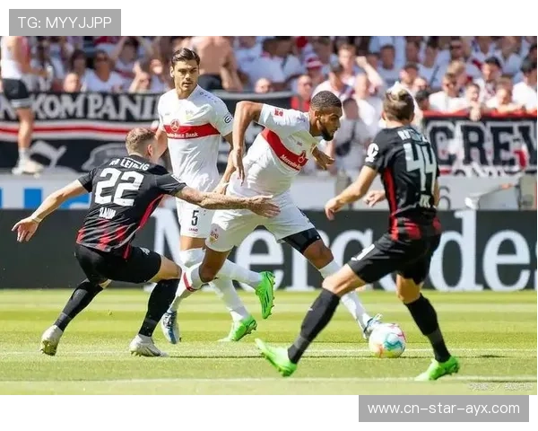 柏林训练:打造中场压迫与快攻的足球新锋线 柏林训练:打造中场压迫与快攻的足球新锋线