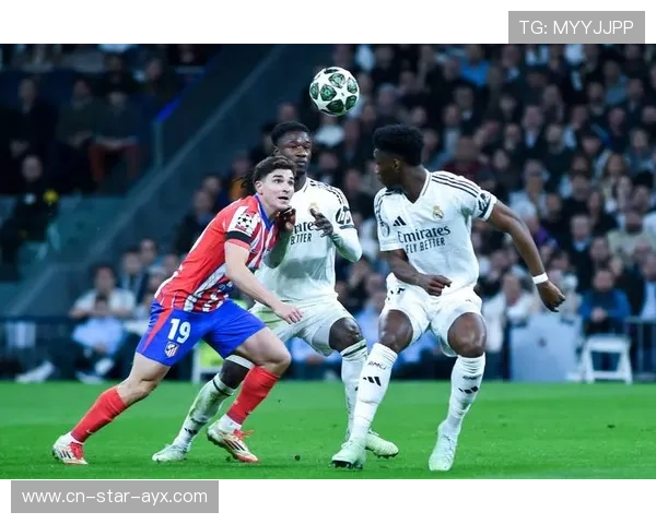 卡马文加中场抢断演练:预判与覆盖空间同步训练 卡马文加中场抢断演练:预判与覆盖空间同步训练