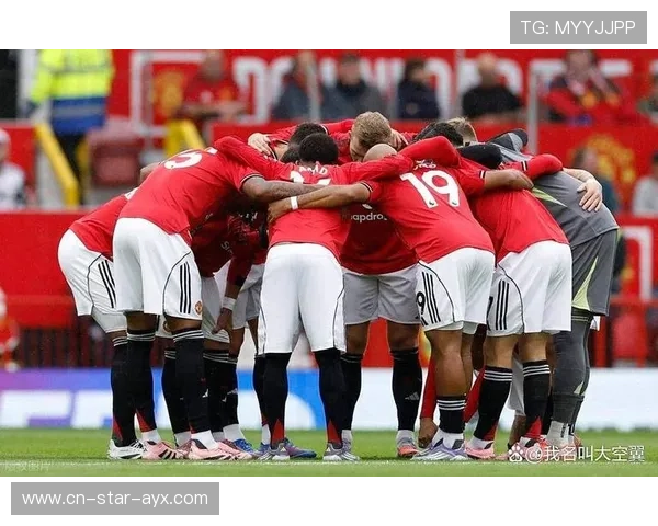 曼联前场压制导致对手中场彻底崩溃 曼联前场压制导致对手中场彻底崩溃