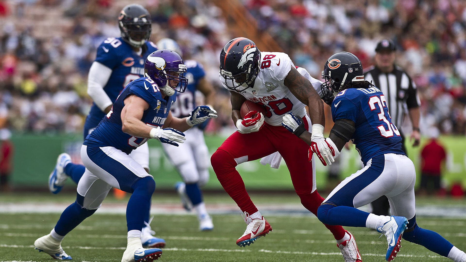 不来梅球队在场上展现出色的团队合作，取得胜利，不来梅球衣赞助商